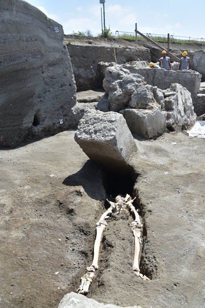 Scheletro ritrovato a Pompei