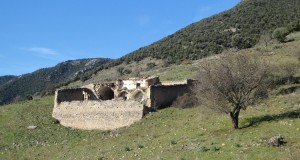 Una mostra didattica al Politecnico di Bari accende i riflettori sull’antico eremo garganico di Sant’Agostino: «Potrebbe diventare un punto di riferimento per percorsi storico-naturalistici»